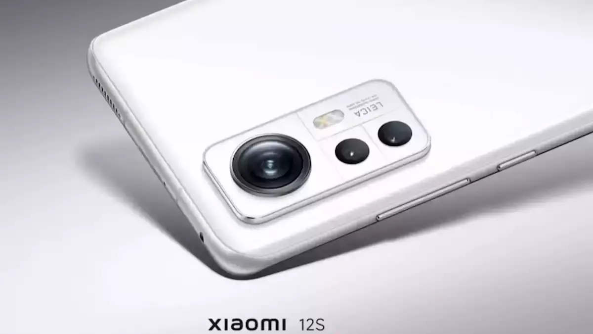 Новый компактный смартфон Xiaomi 12S